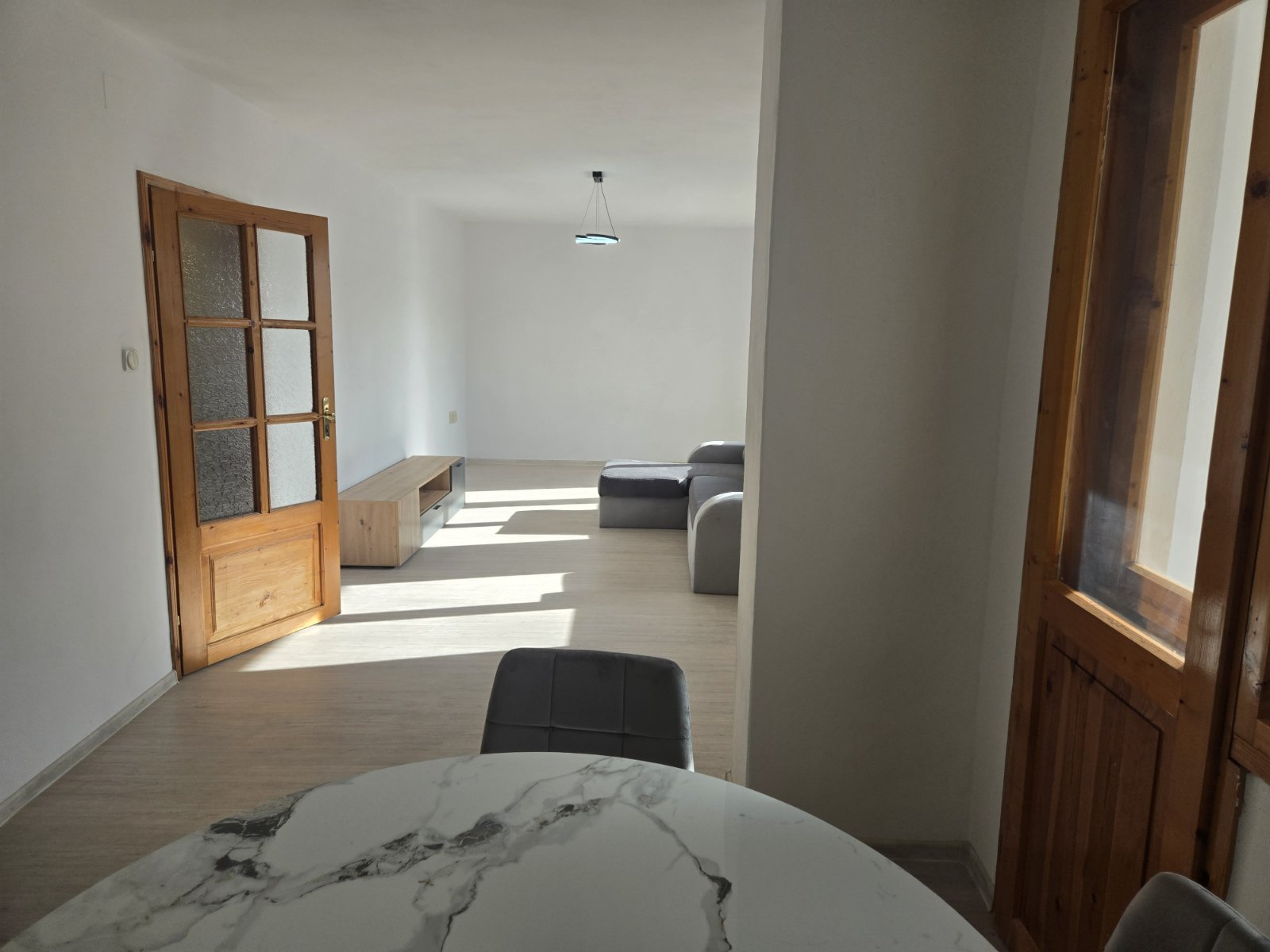 Тристаен апартамент под наем кв. Родина - 5