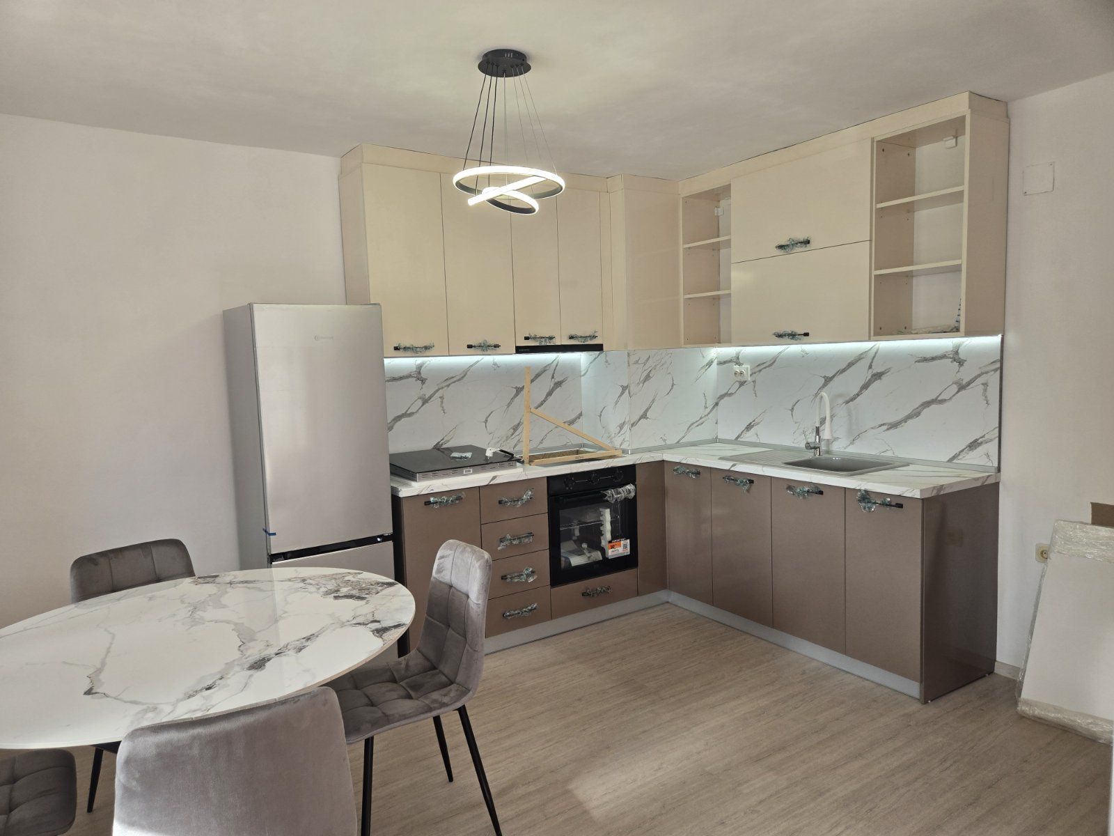 Тристаен апартамент под наем кв. Родина - 7