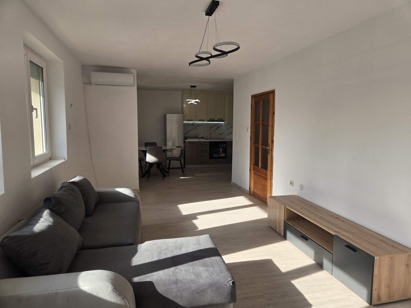 Тристаен апартамент под наем кв. Родина