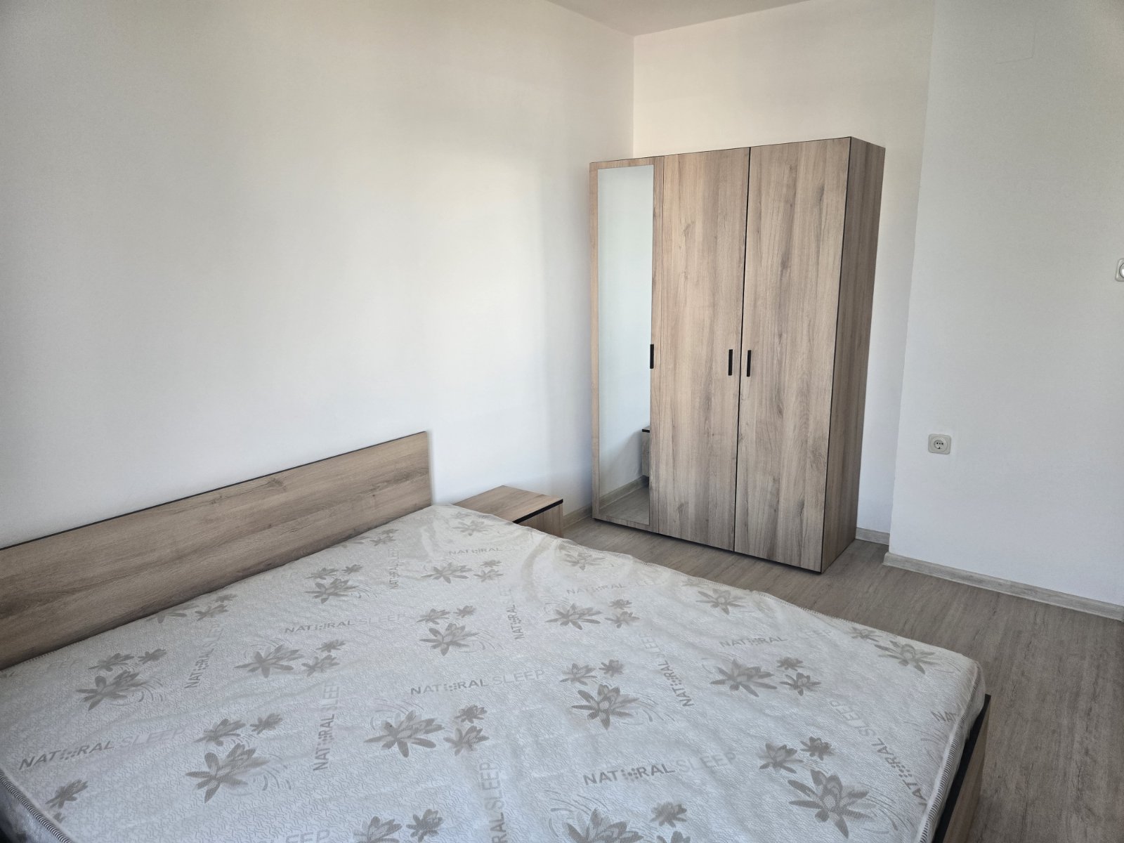 Тристаен апартамент под наем кв. Родина - 14