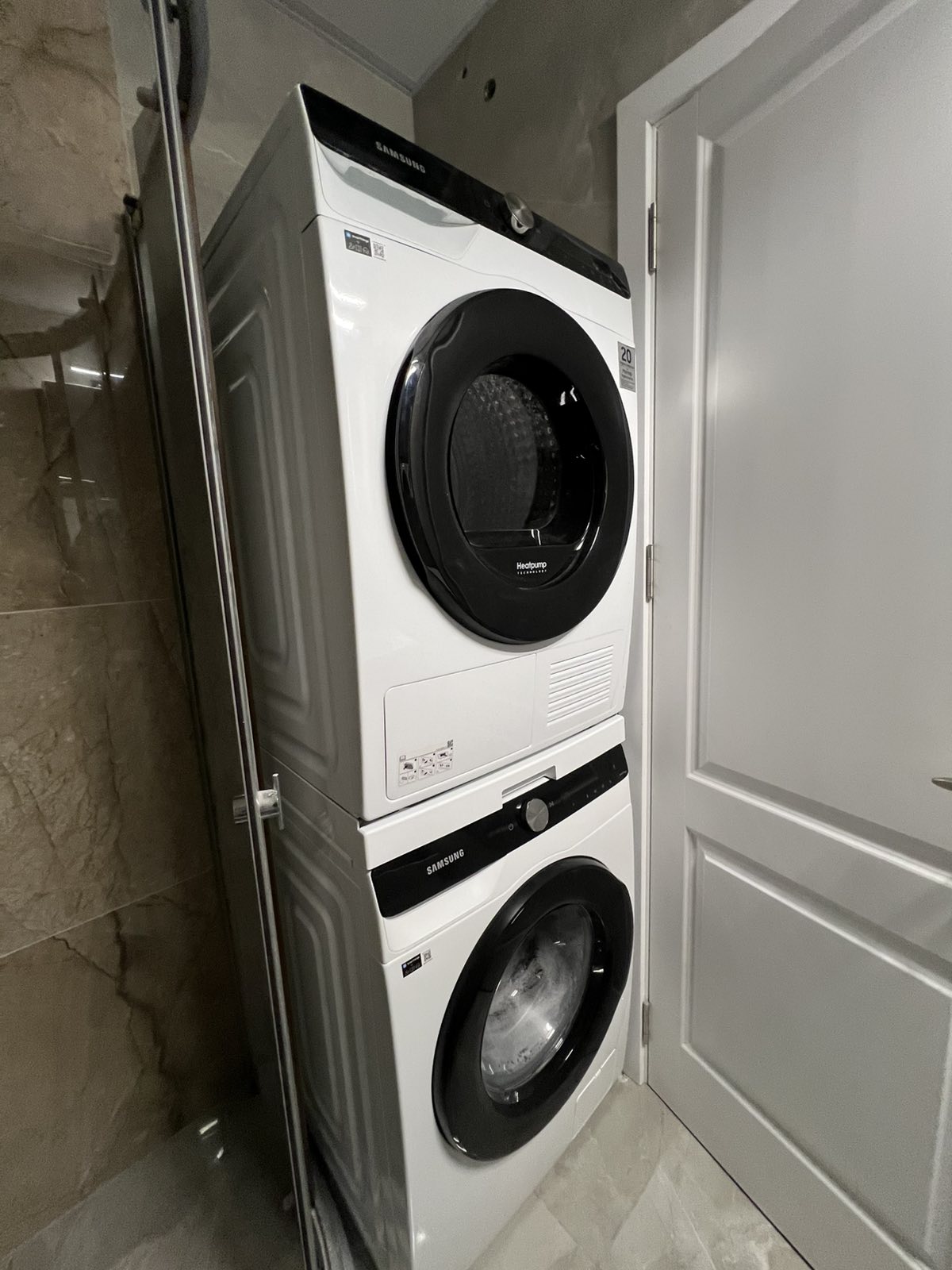 Двуспален апартамент кв. Възраждане до Локомотив