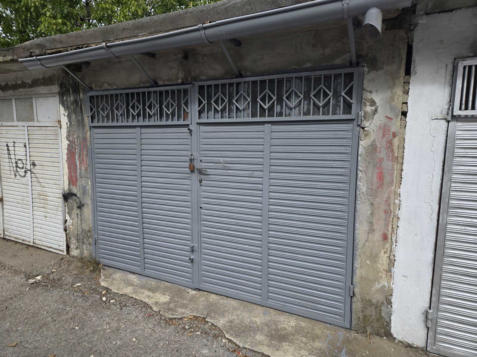 Продава се гараж в гаражна редица – кв. Здравец Изток, Русе - 4