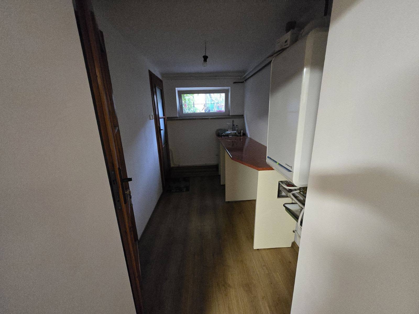 етаж от къща в кв . Родина 2 - 4