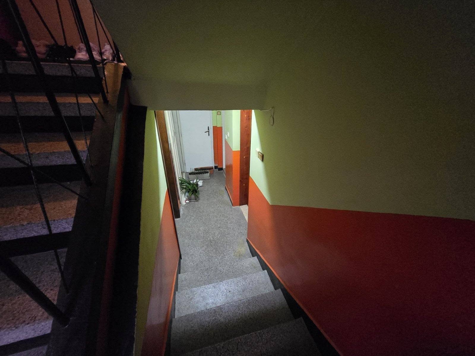 етаж от къща в кв . Родина 2 - 9