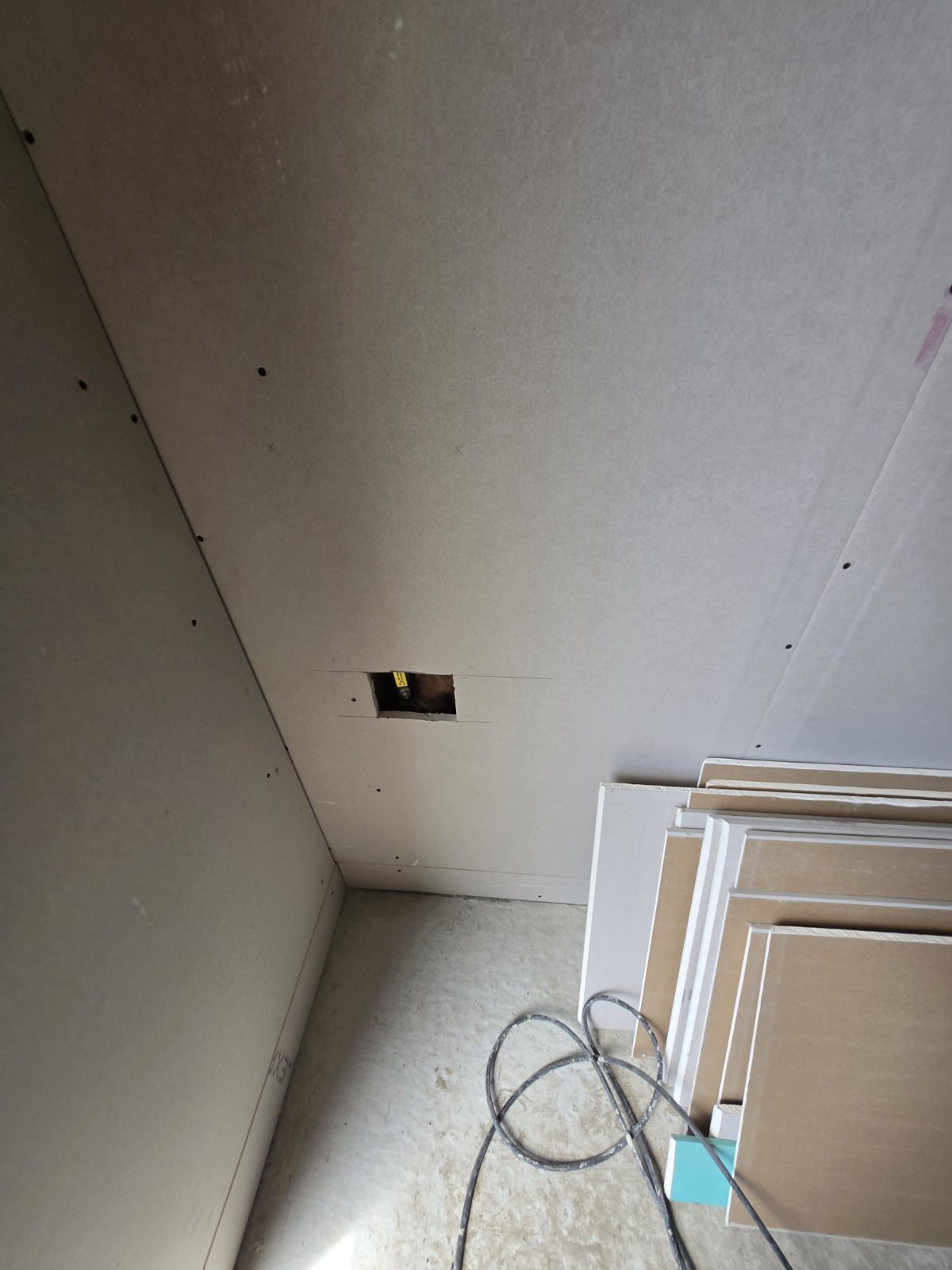 Новопостроена едноетажна къща с. Червена вода - 5