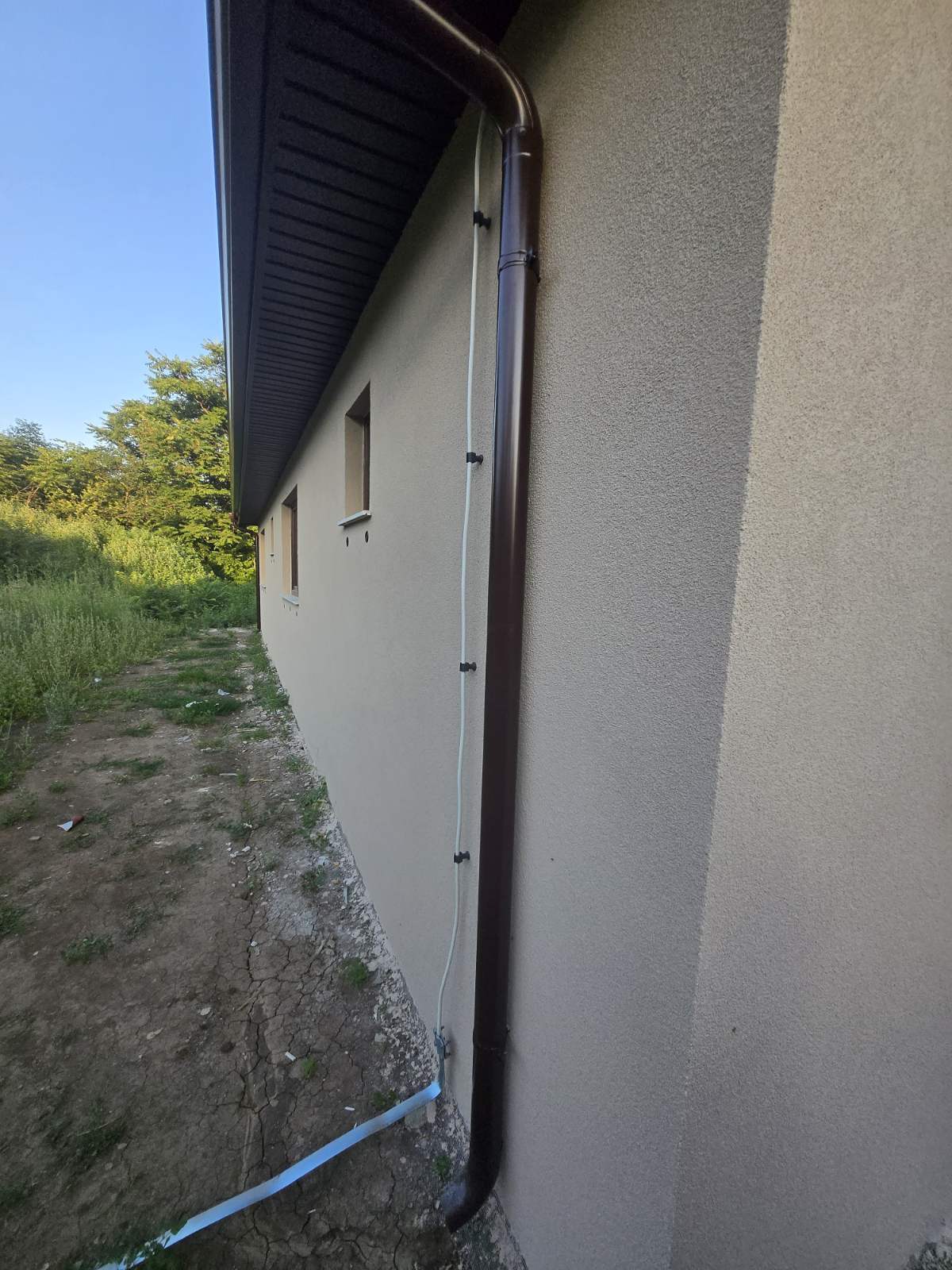 Новопостроена едноетажна къща с. Червена вода - 15