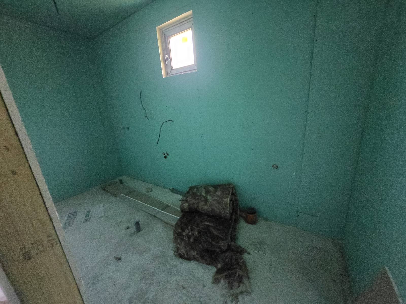 Новопостроена едноетажна къща с. Червена вода - 11