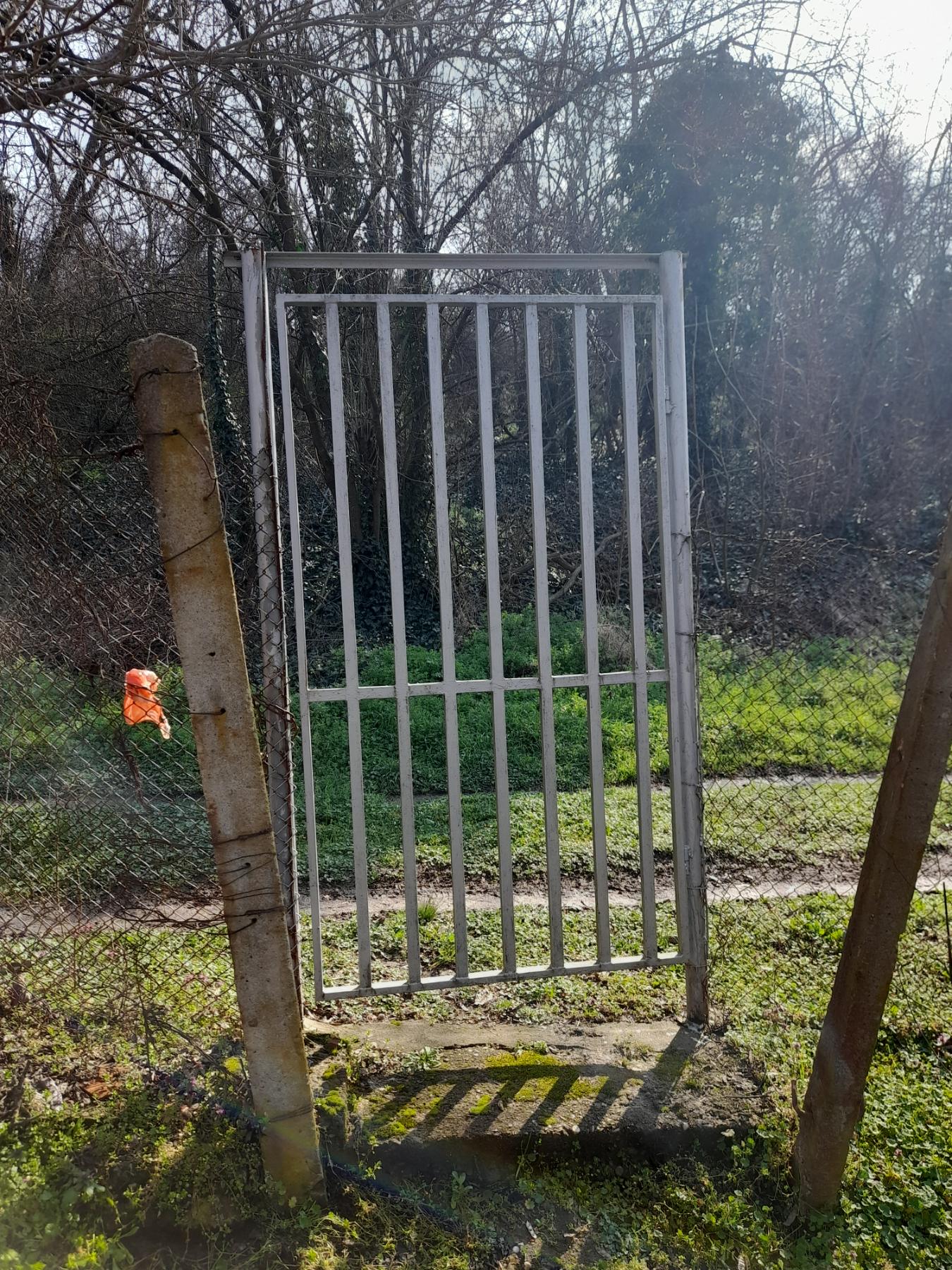 Вила с двор – само на 12 км от град Русе - 11