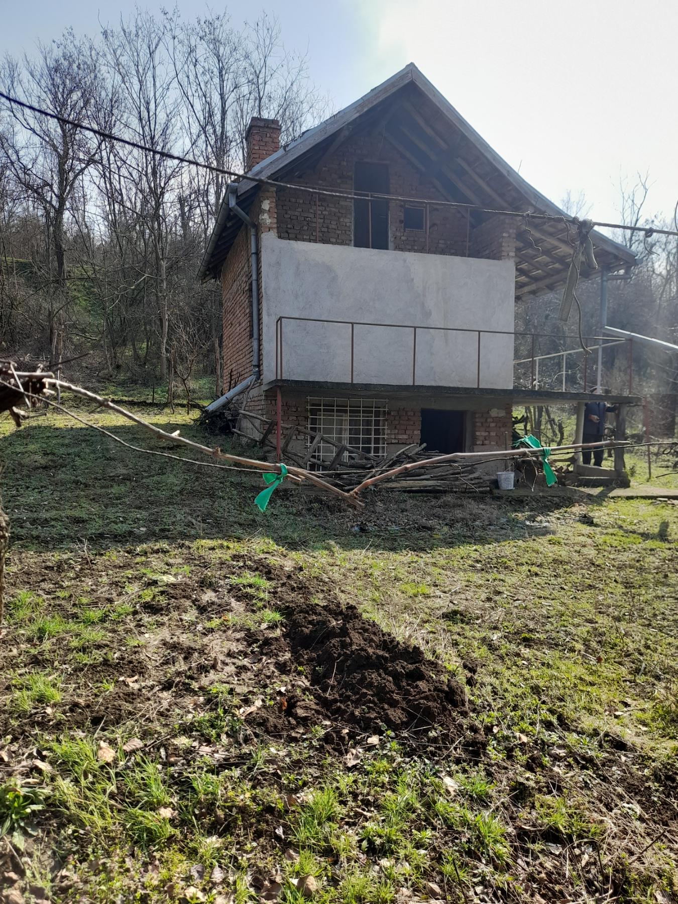 Вила с двор – само на 12 км от град Русе - 13