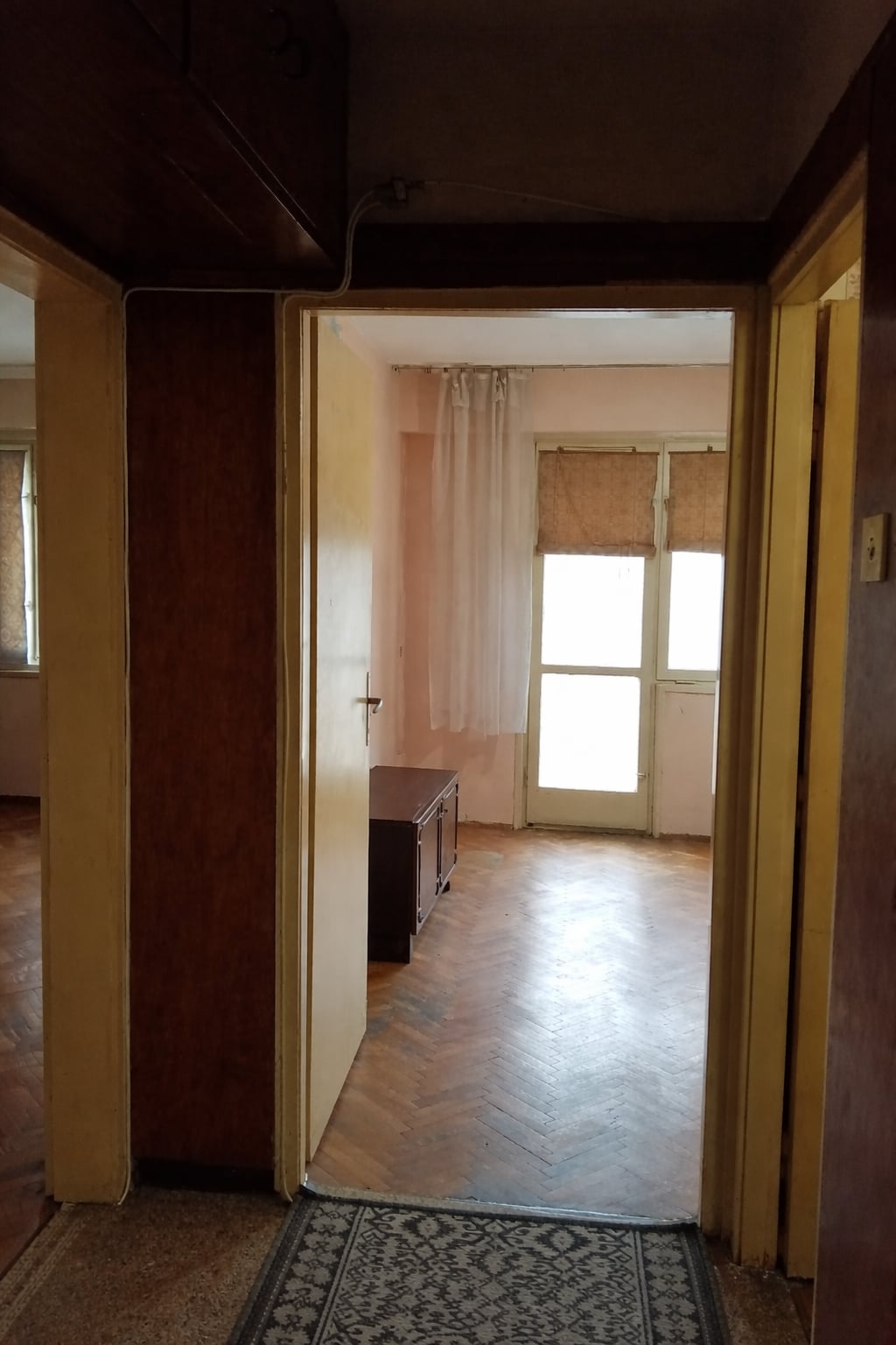 Тристаен апартамент кв. Възраждане - 5