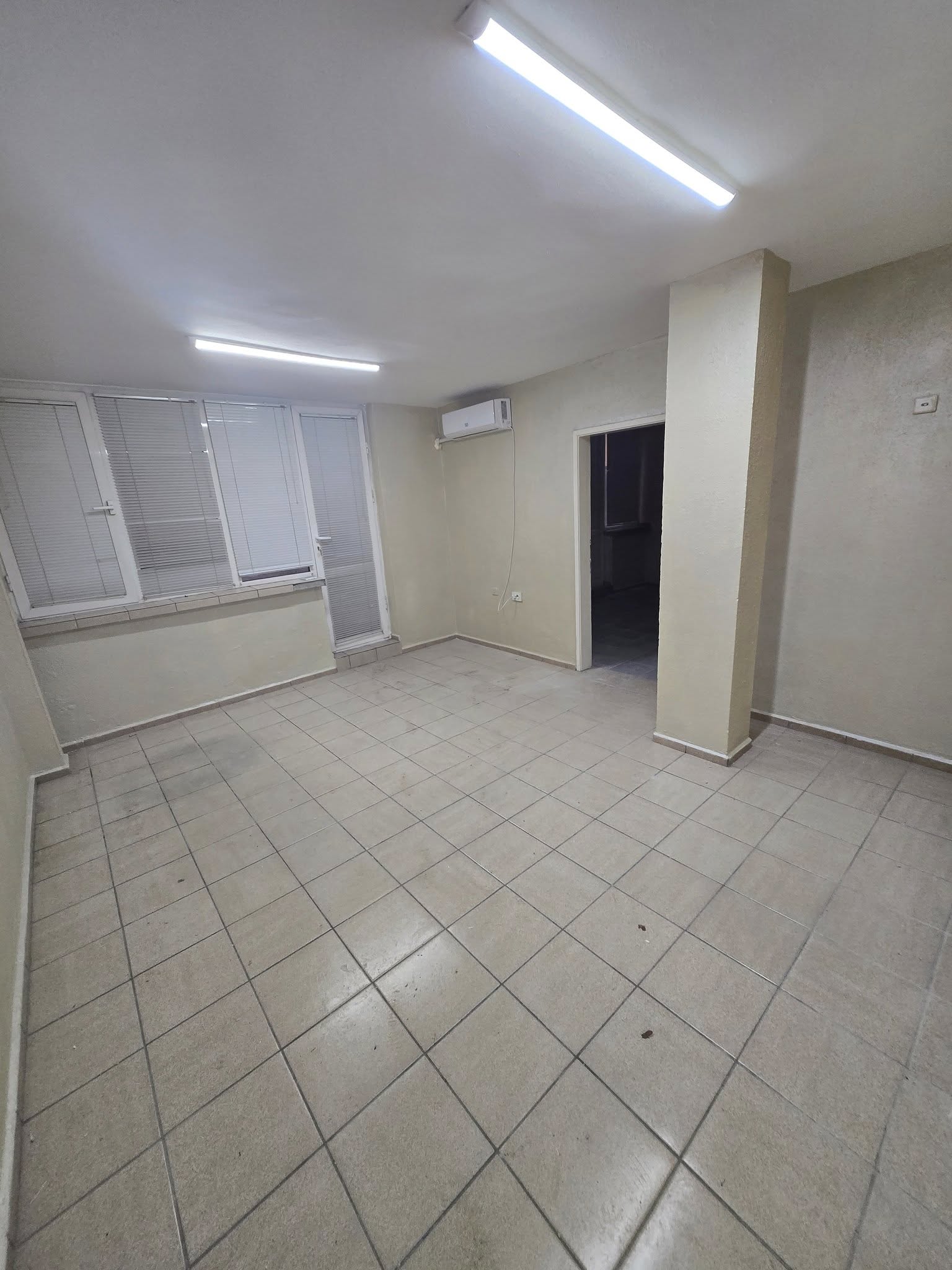 Офис център - 7