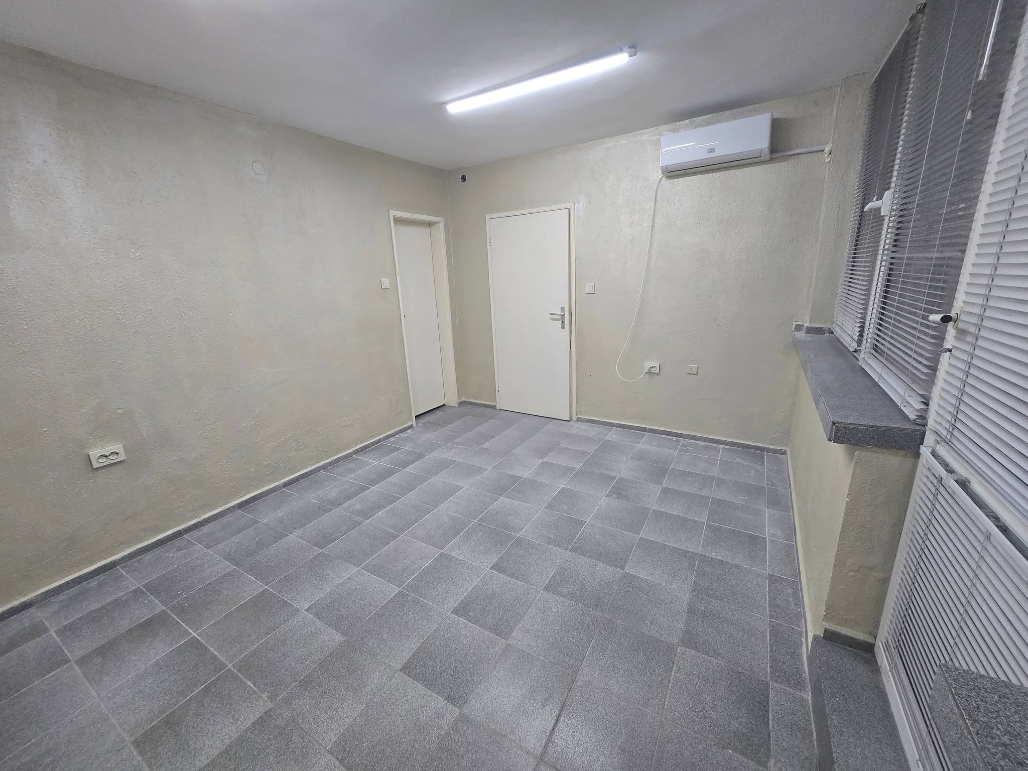 Офис център - 5