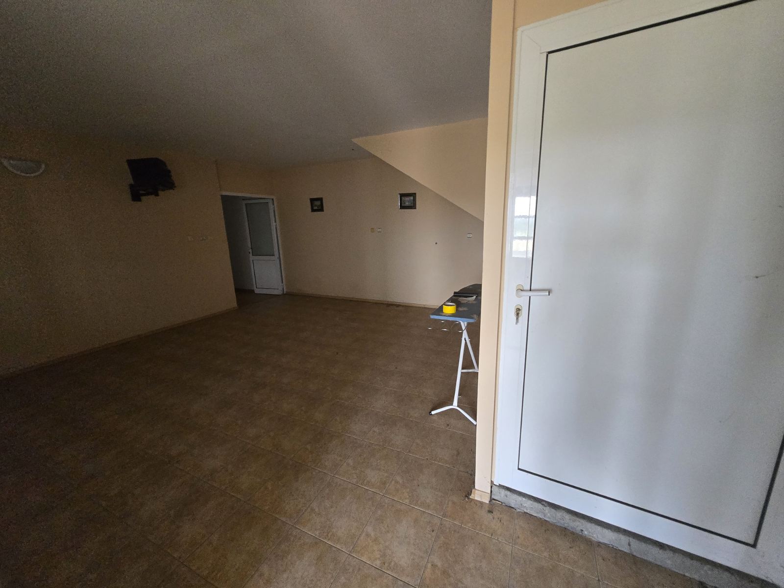 Продава се селски имот с голям потенциал в село Червена вода - 2