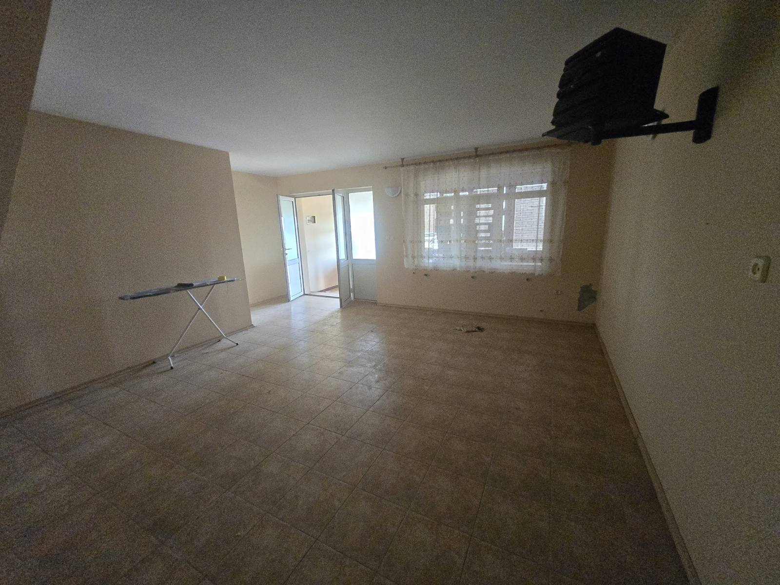 Продава се селски имот с голям потенциал в село Червена вода - 13