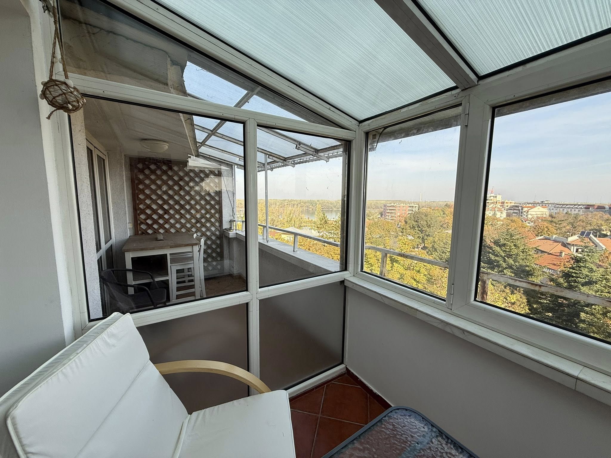 Просторен апартамент с гледка към река Дунав - 3