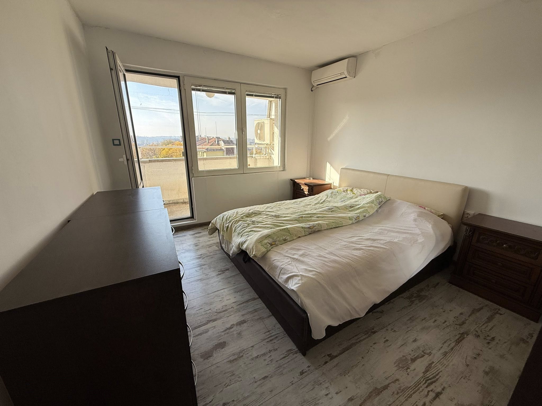 Просторен апартамент с гледка към река Дунав - 8