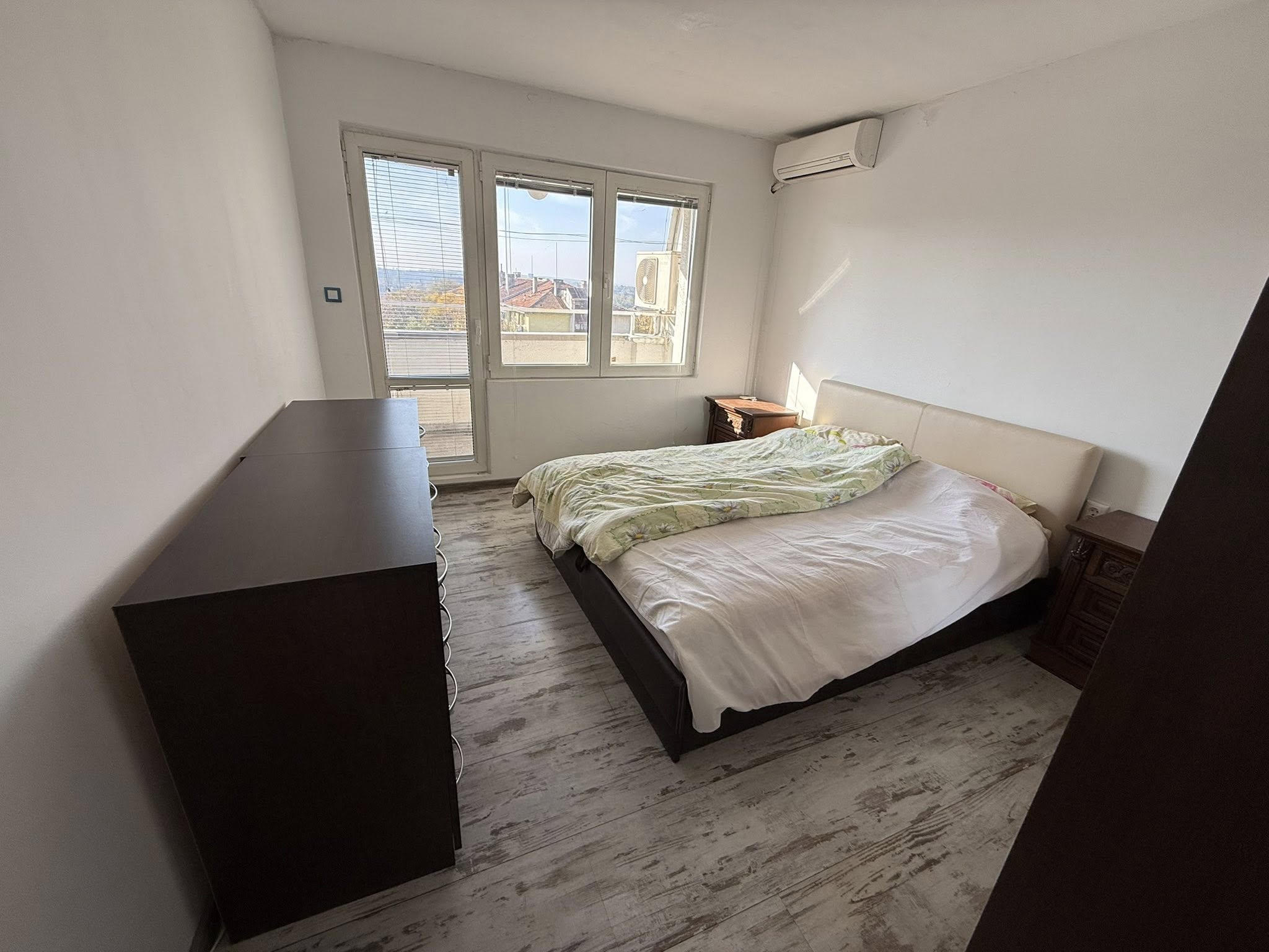 Просторен апартамент с гледка към река Дунав - 11